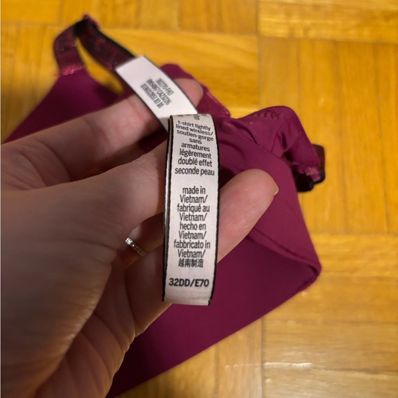 Brand New! Victoria’s Secret T-Shirt Bra - Picture 4 of 8